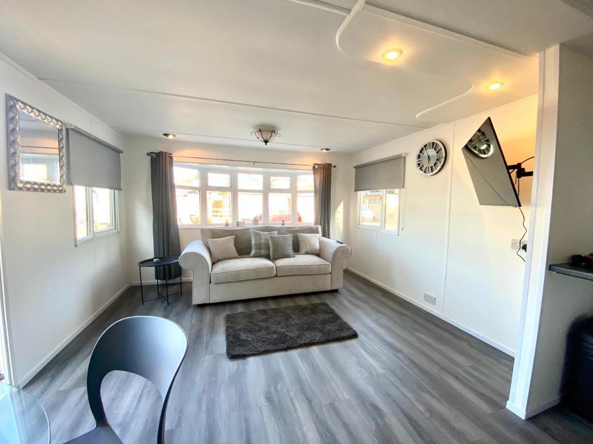 Elletson Park Wood Fired Hot Tubs, Caravans & Pods Pilling Esterno foto