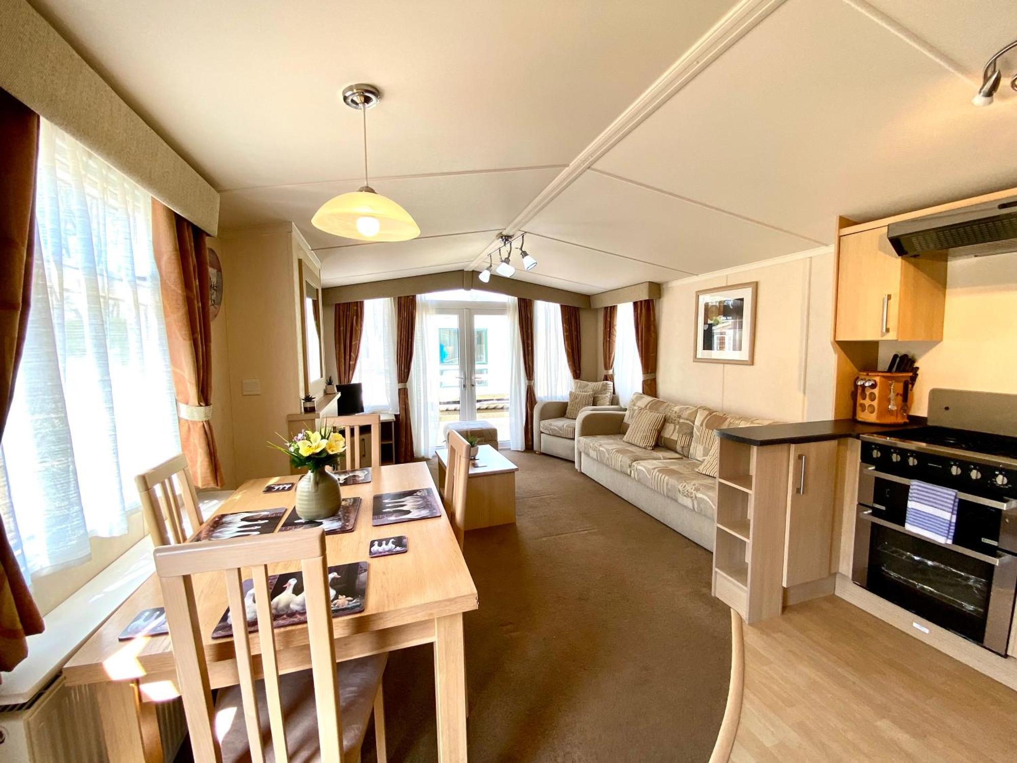 Elletson Park Wood Fired Hot Tubs, Caravans & Pods Pilling Esterno foto